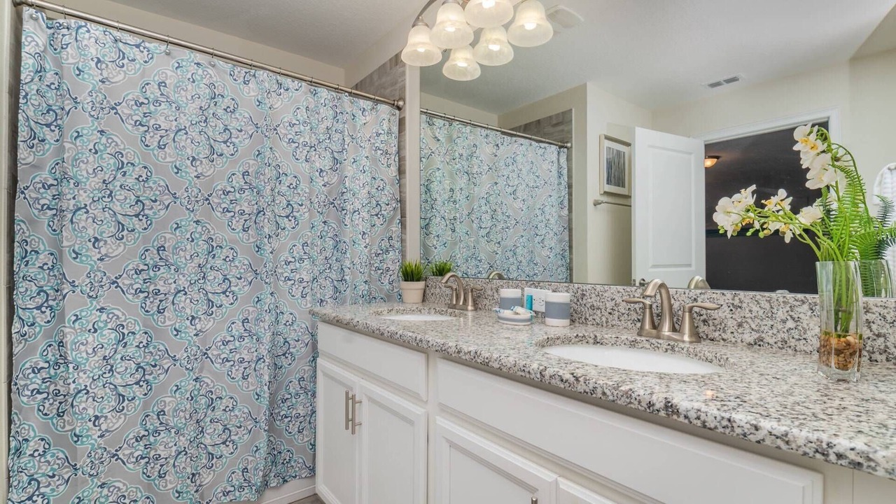 Photo of Bathroom in Davenport