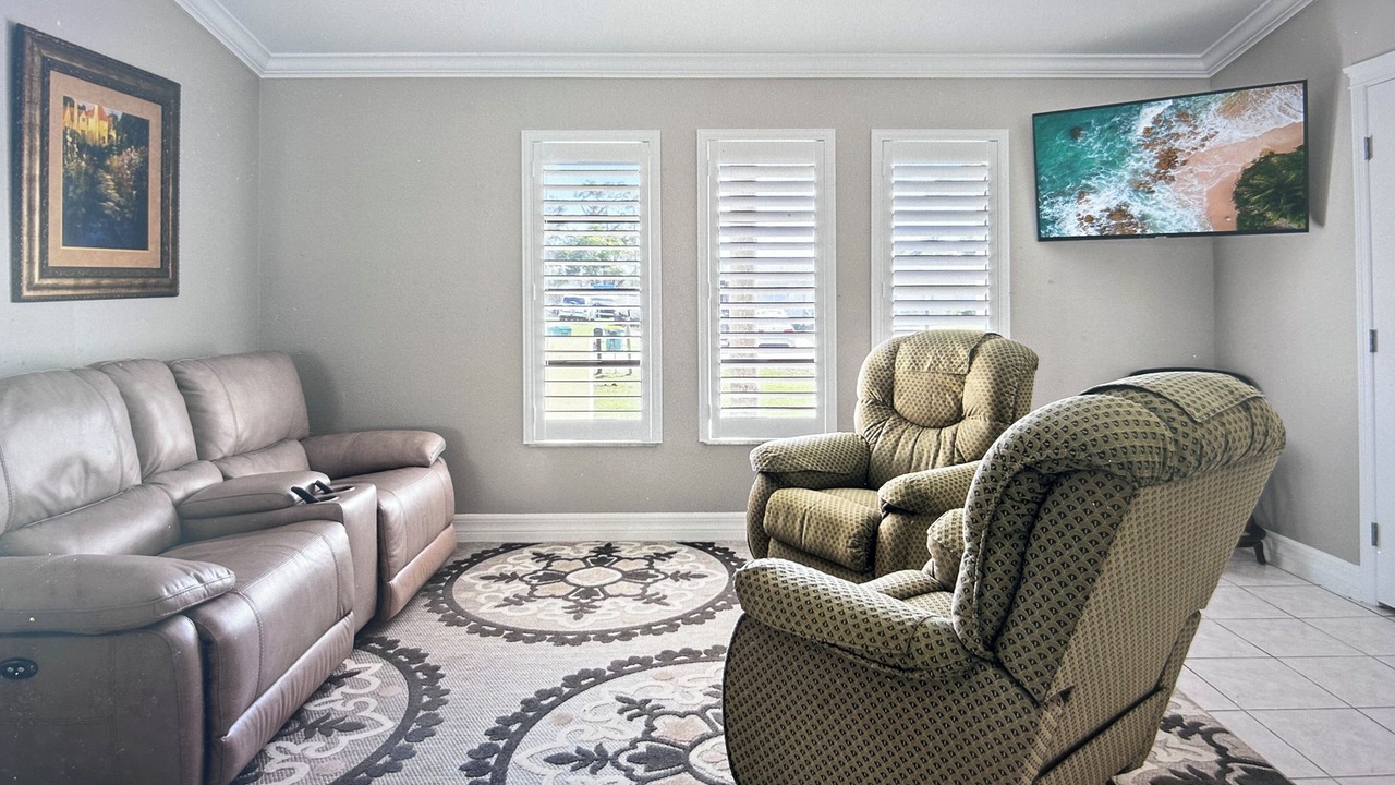 Photo of Livingroom in Murdock
