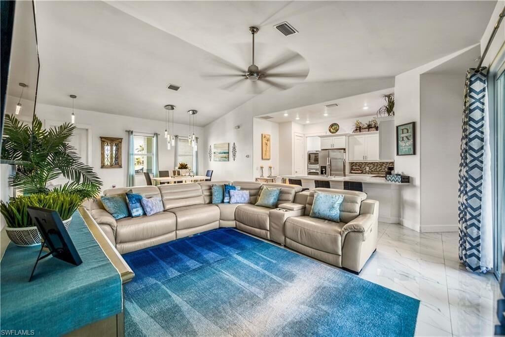 Photo of Livingroom in Mariner