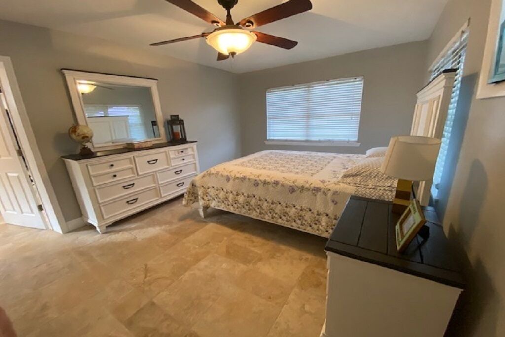 Photo of Bedroom in Crystal Beach