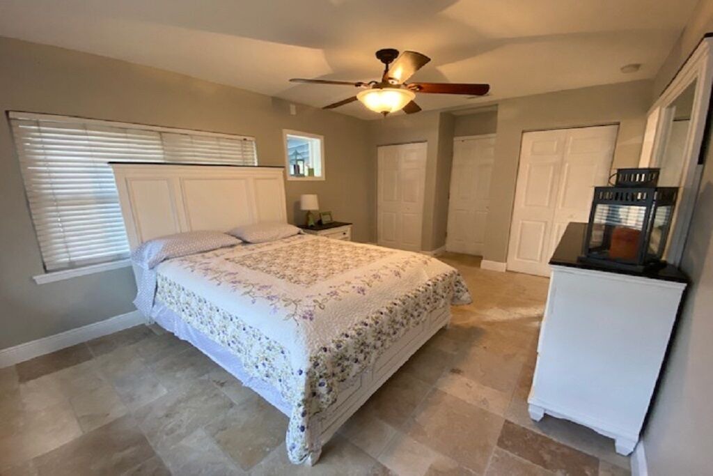 Photo of Bedroom in Crystal Beach