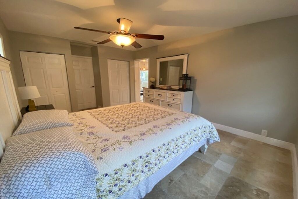 Photo of Bedroom in Crystal Beach