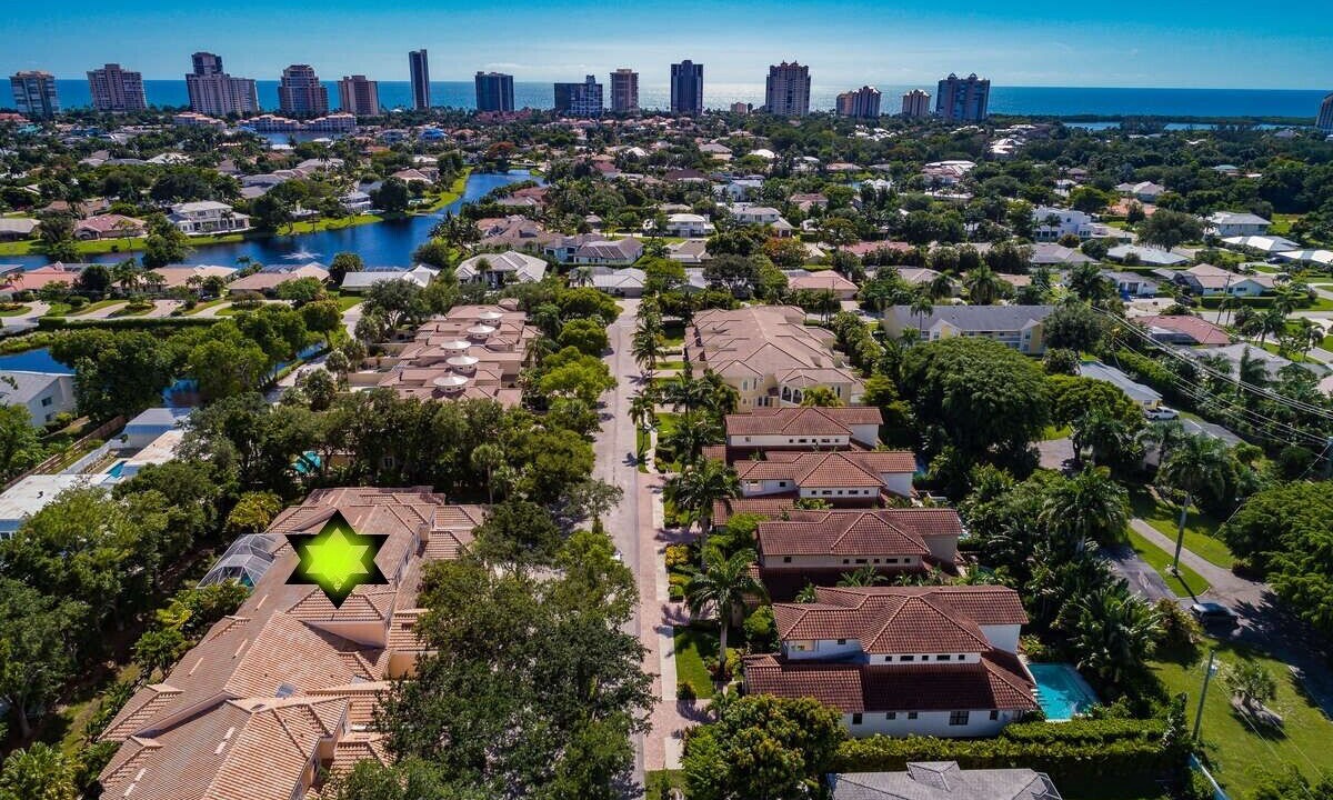 Photo of Outdoor in Park Shore