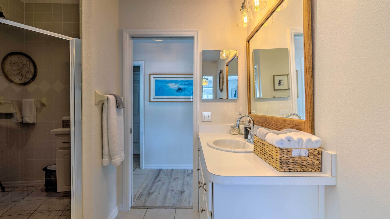 Photo of Bathroom in Yankeetown