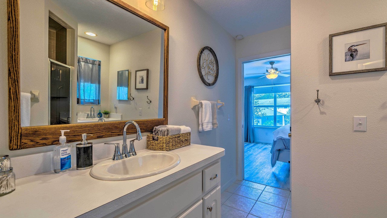 Photo of Bathroom in Yankeetown