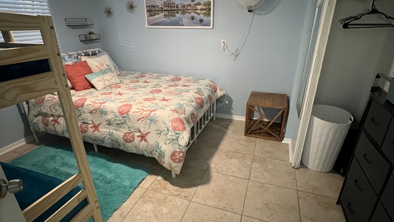 Photo of Bedroom in Isles of Capri