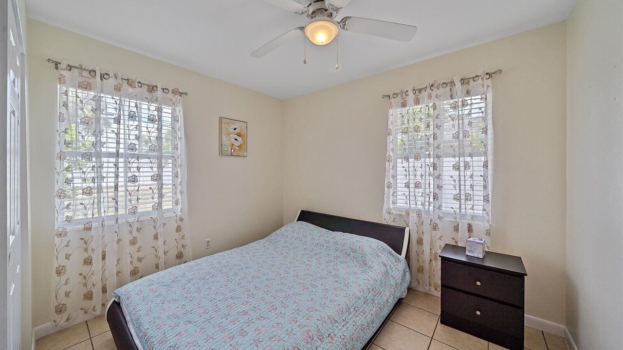Photo of Bedroom in Trailer Estates