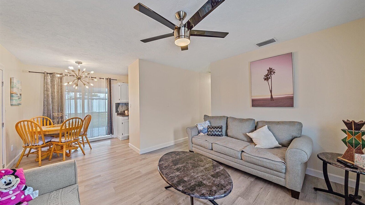 Photo of Livingroom in Trailer Estates