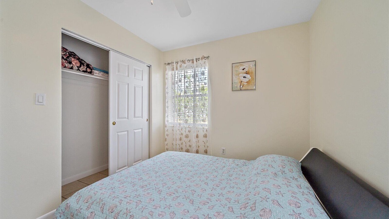 Photo of Bedroom in Trailer Estates