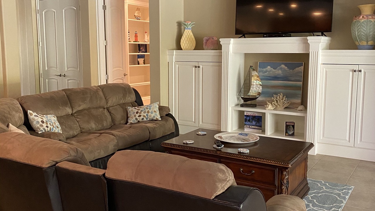 Photo of Livingroom in Hudson Bayou