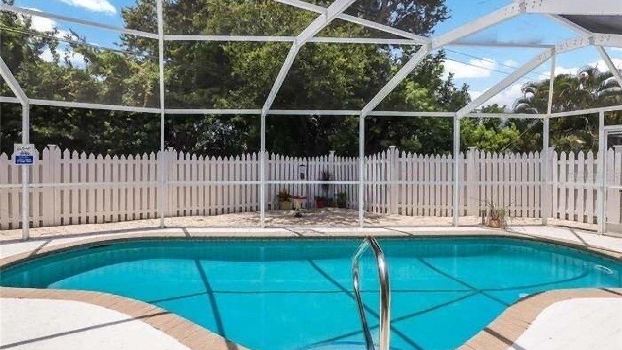 Photo of Outdoor in Gulf Gate Estates