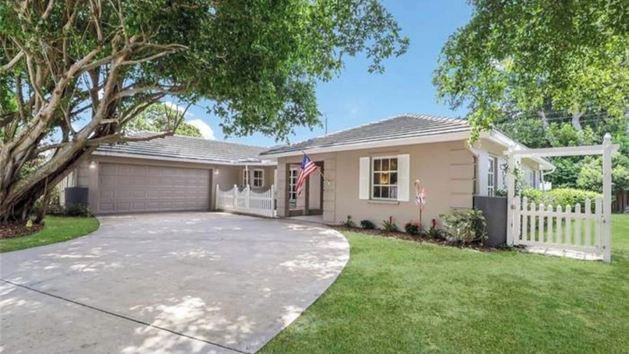 Photo of Outdoor in Gulf Gate Estates