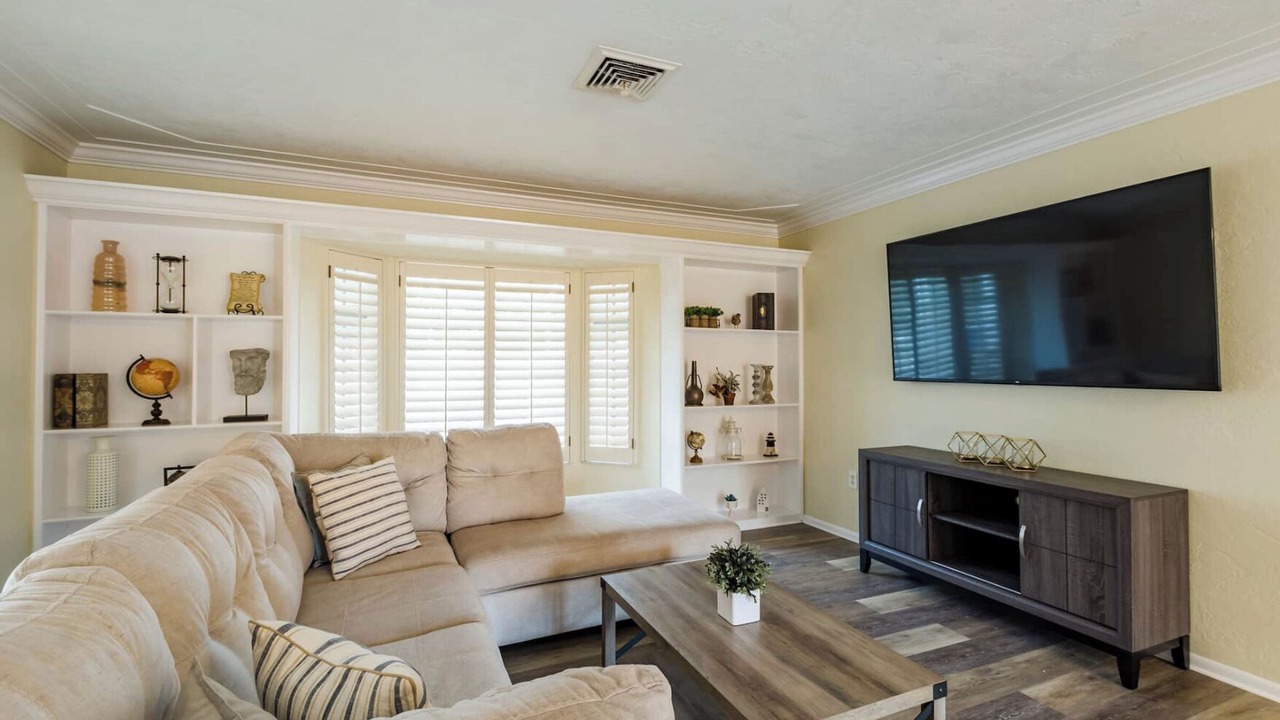 Photo of Livingroom in Gulf Gate Estates