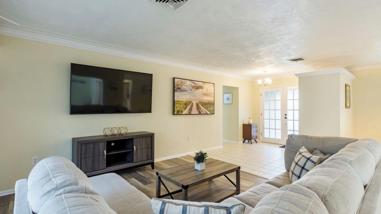 Photo of Livingroom in Gulf Gate Estates