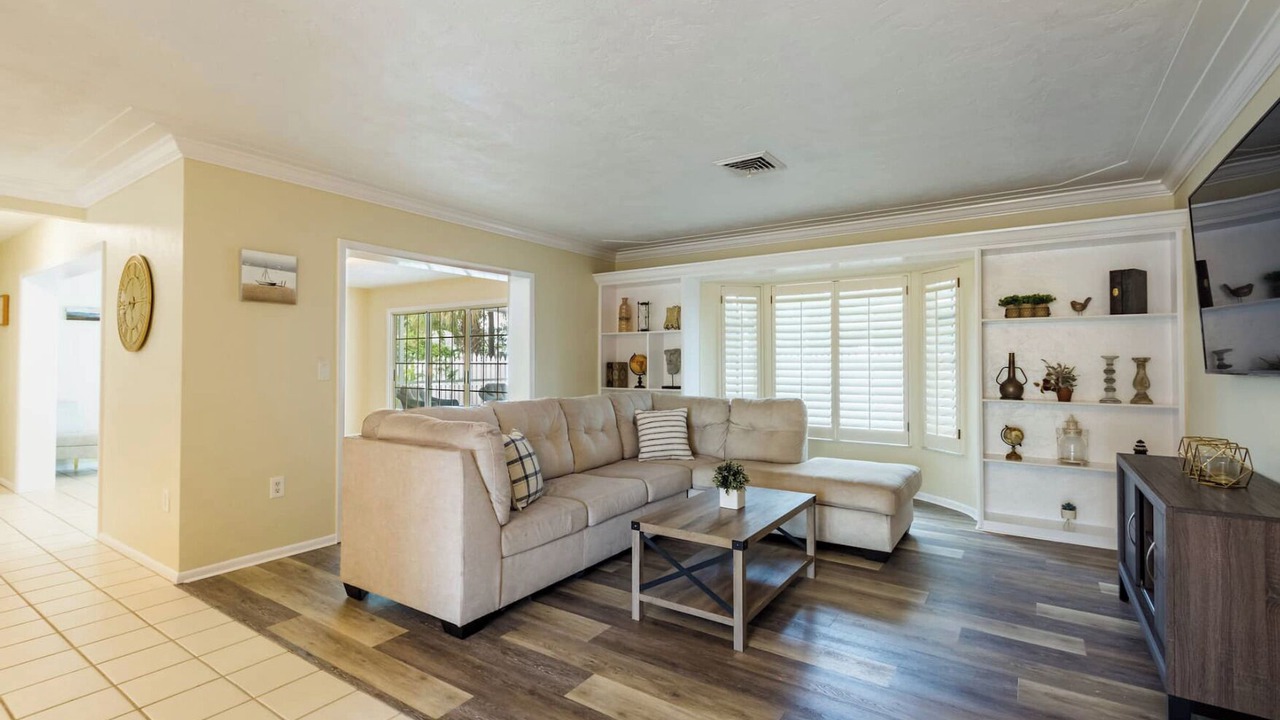 Photo of Livingroom in Gulf Gate Estates