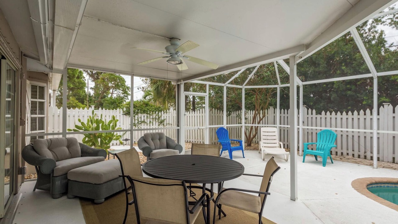 Photo of Outdoor in Gulf Gate Estates