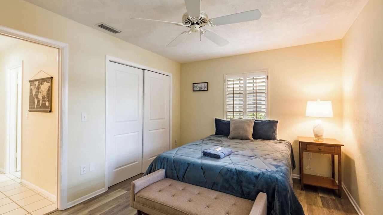 Photo of Bedroom in Gulf Gate Estates