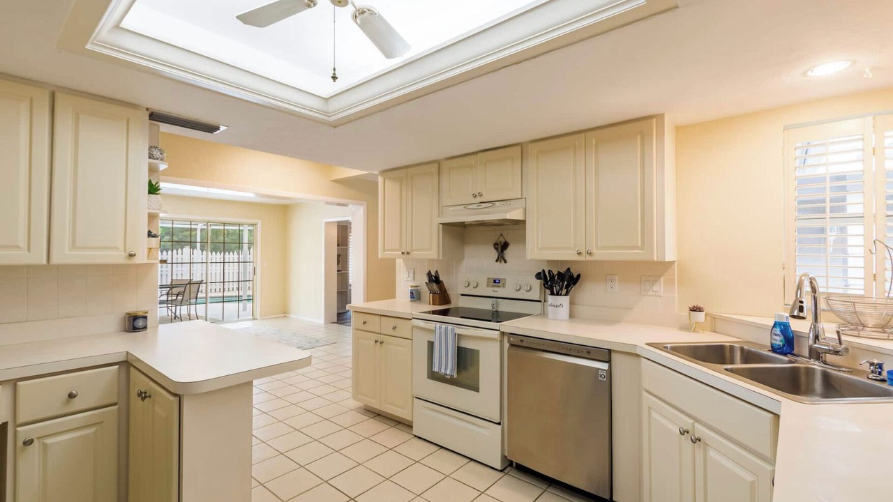 Photo of Kitchen in Gulf Gate Estates