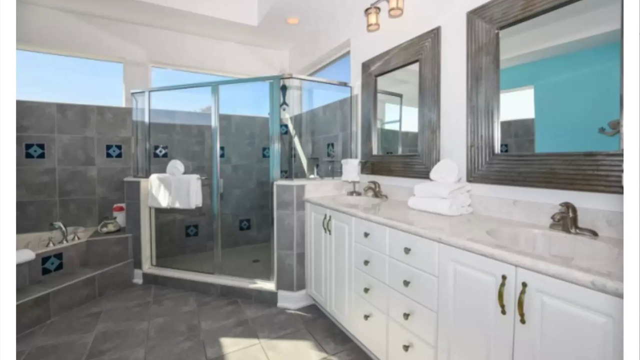 Photo of Bathroom in Avalon by the Sea