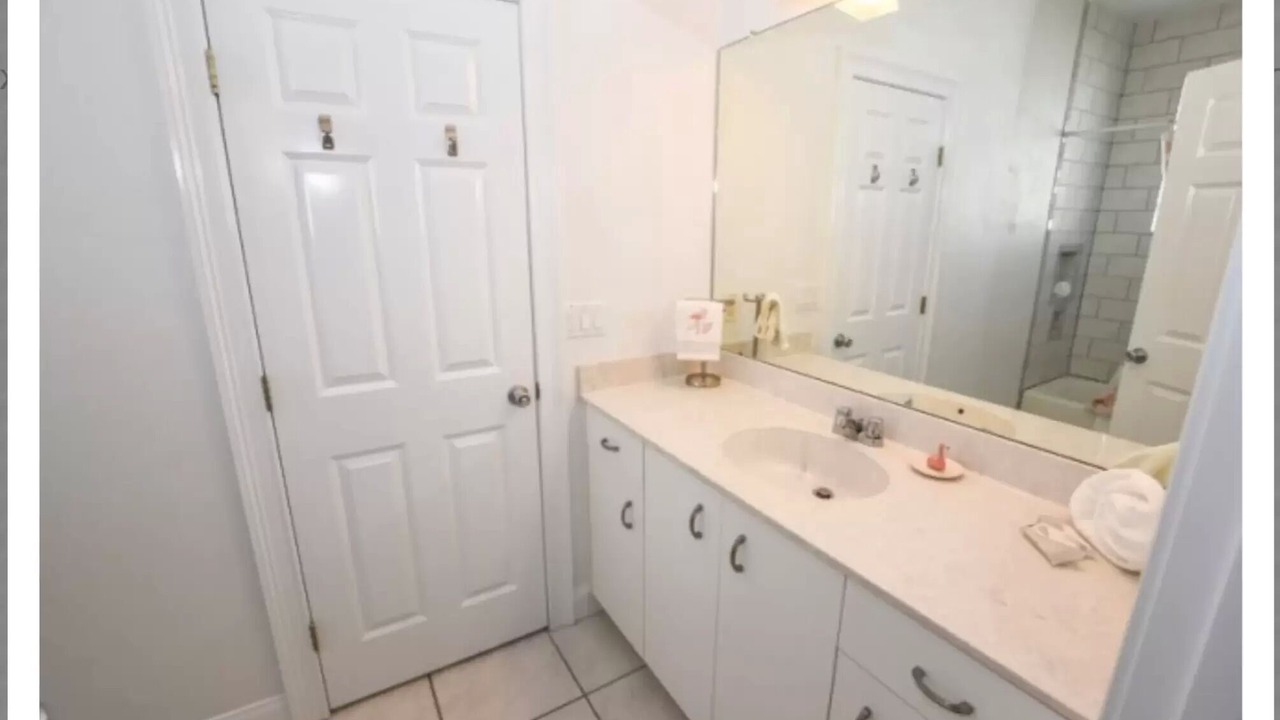 Photo of Bathroom in Avalon by the Sea