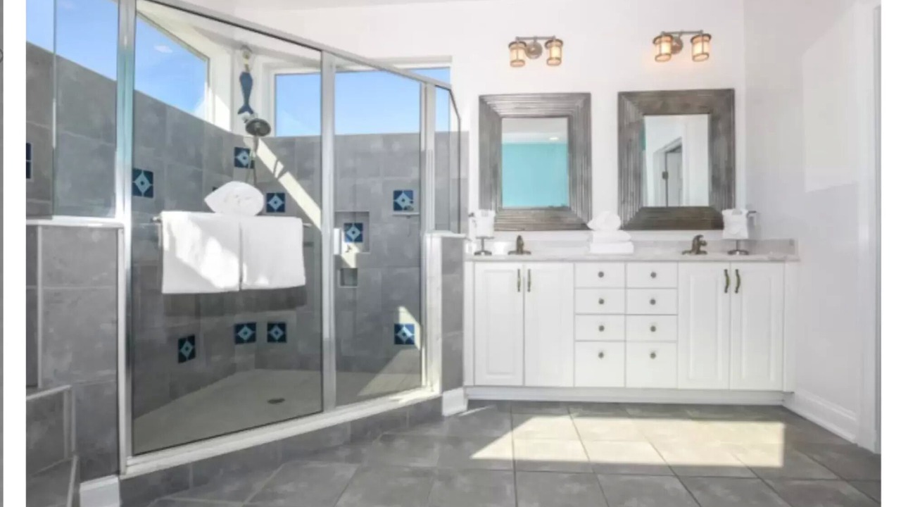 Photo of Bathroom in Avalon by the Sea