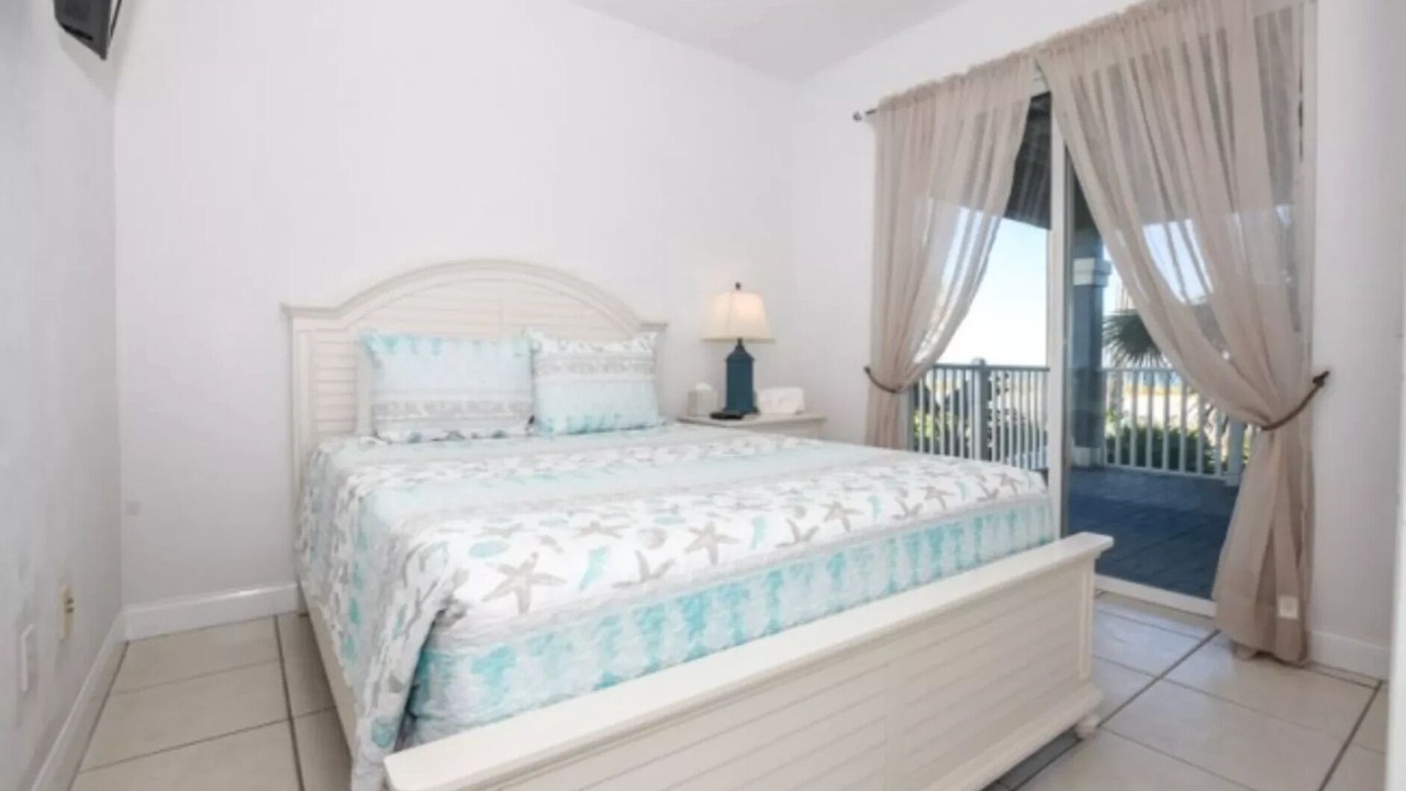 Photo of Bedroom in Avalon by the Sea