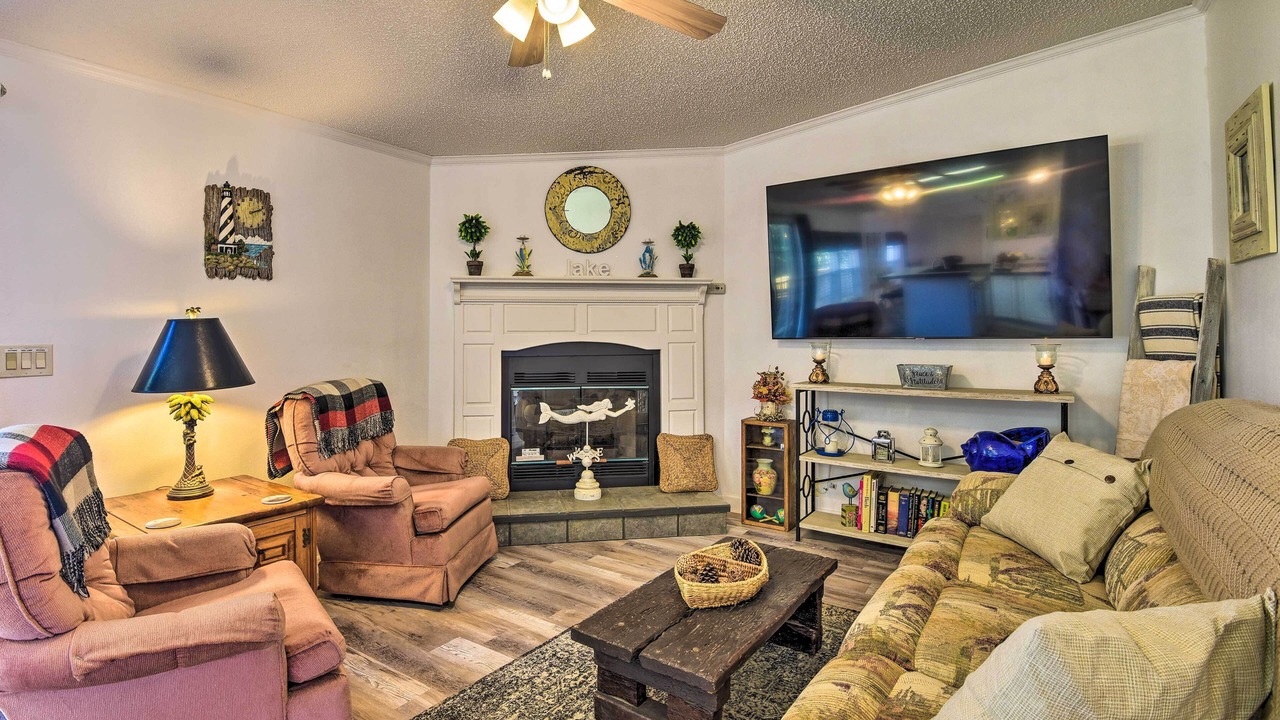 Photo of Bedroom in Crescent City