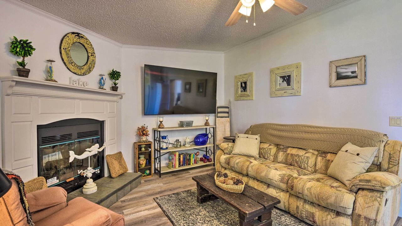 Photo of Livingroom in Crescent City