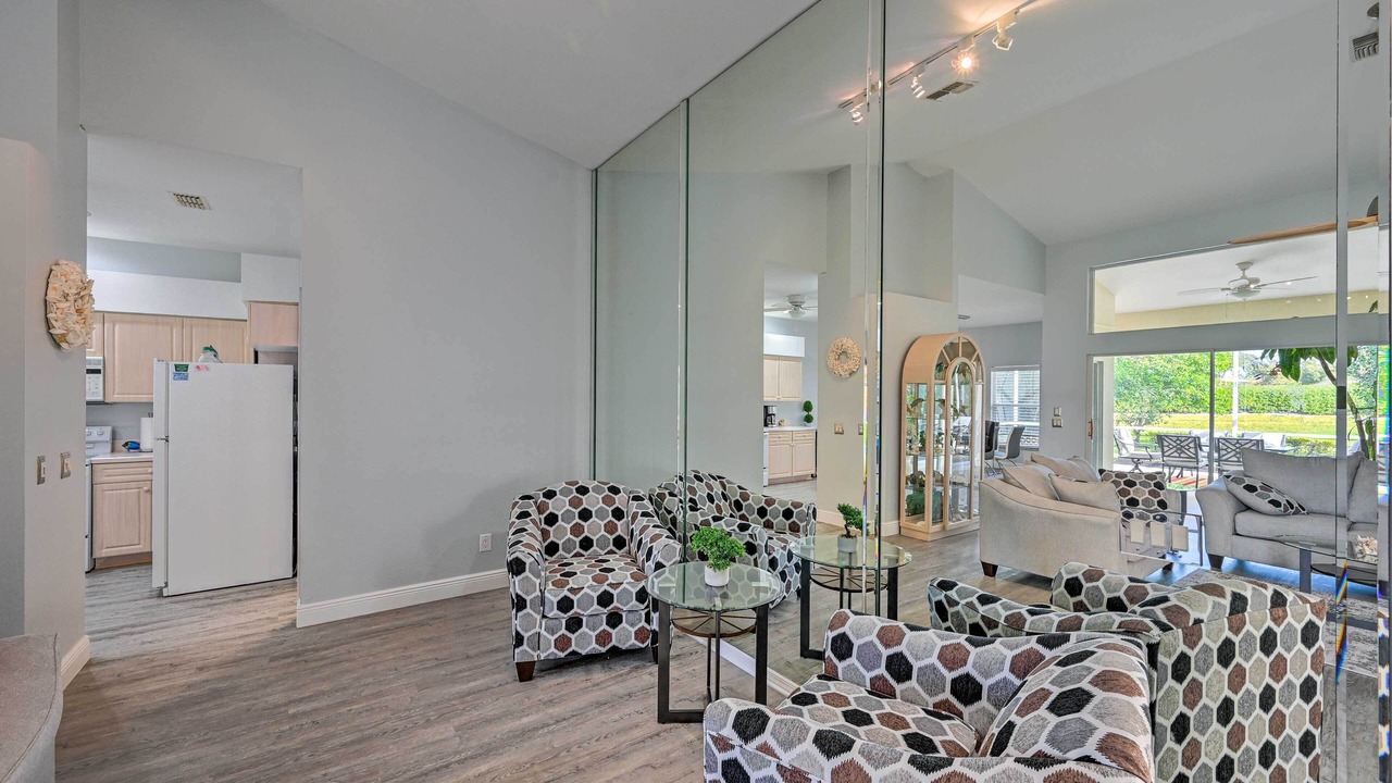 Photo of Livingroom in Falcons Glen