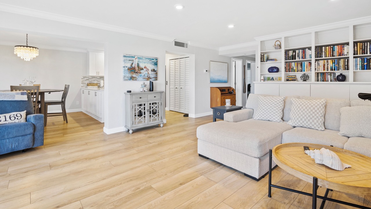 Photo of Livingroom in New Smyrna Beach