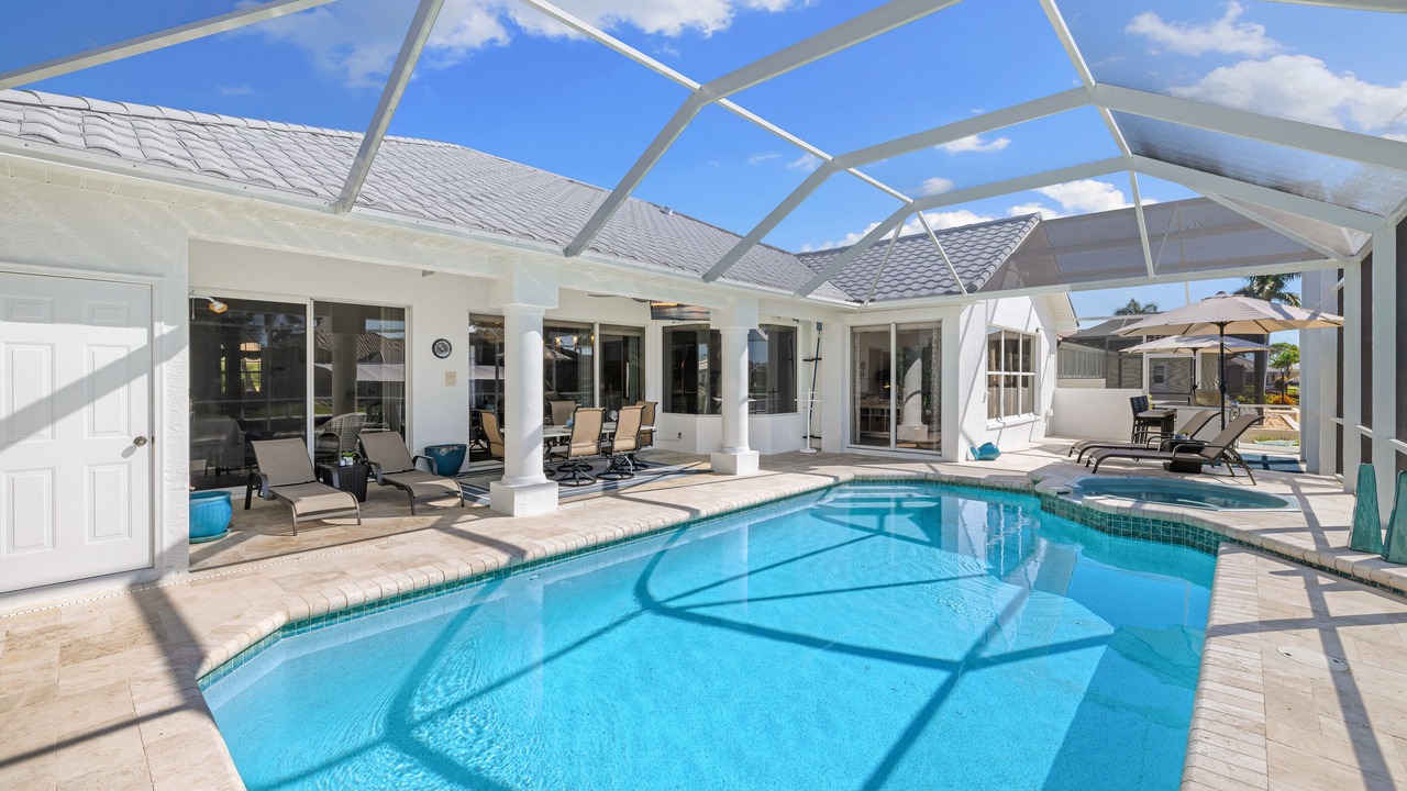 Photo of Outdoor in Pelican