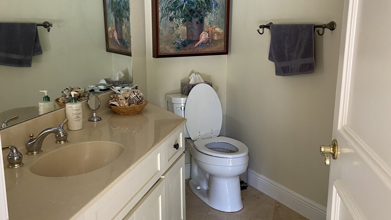 Photo of Bathroom in Hunt Club