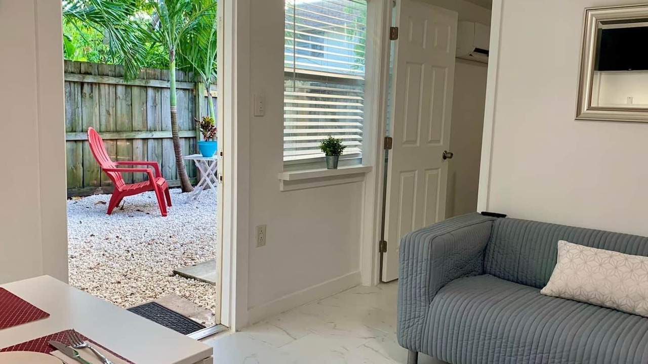 Photo of Livingroom in South Palm Park Neighborhood Association