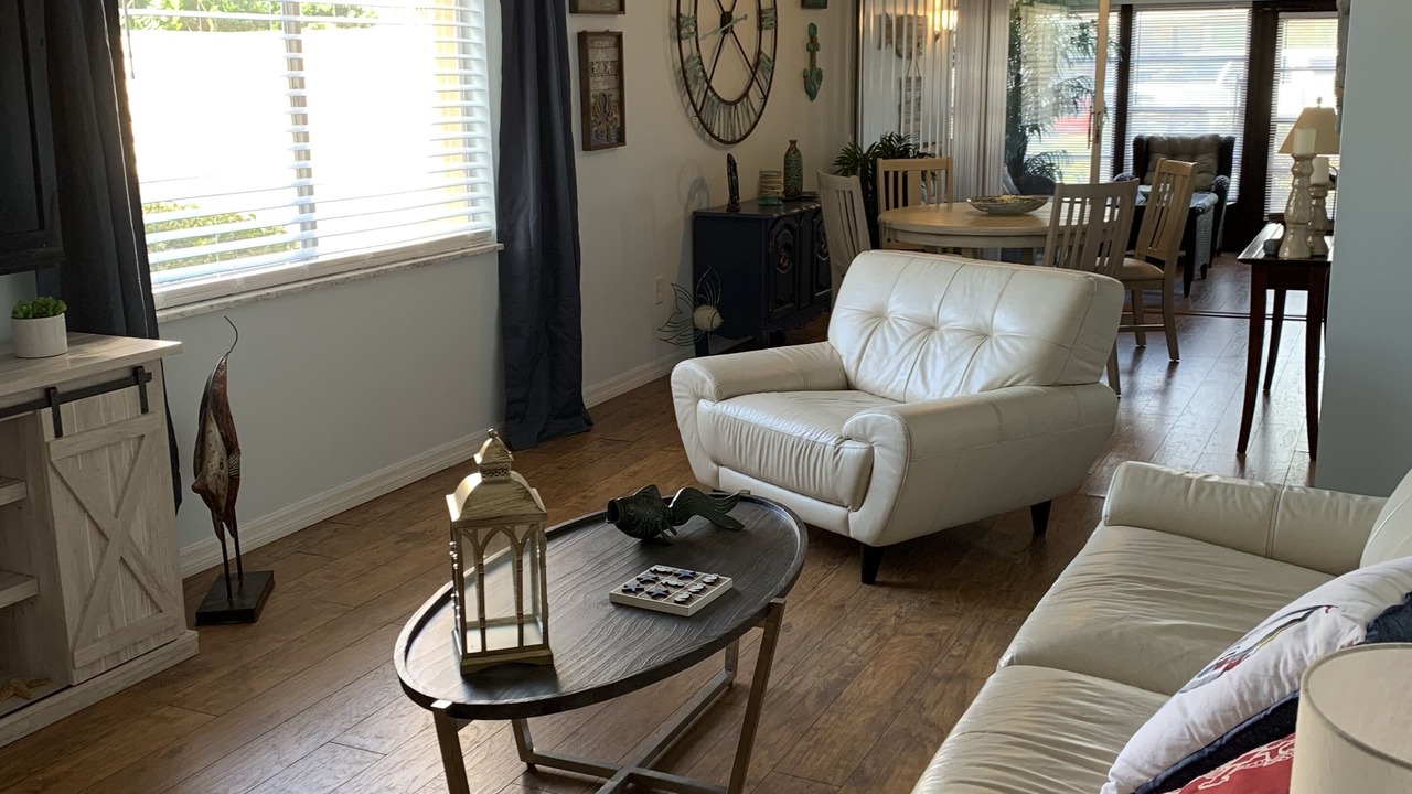 Photo of Livingroom in Apollo Beach