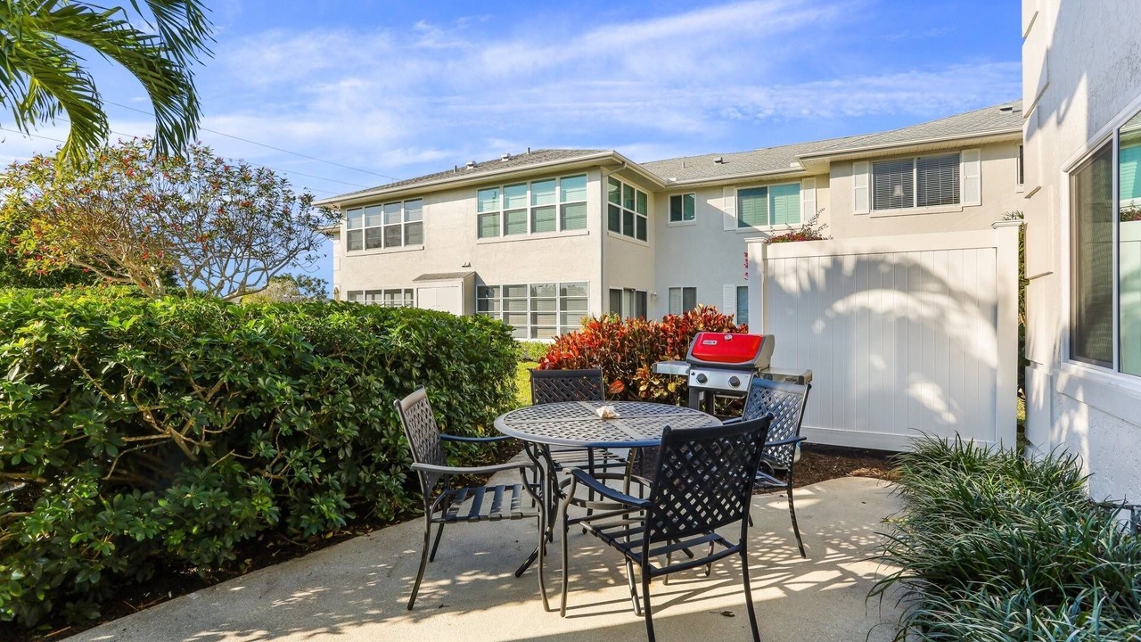 Photo of Outdoor in Park Shore