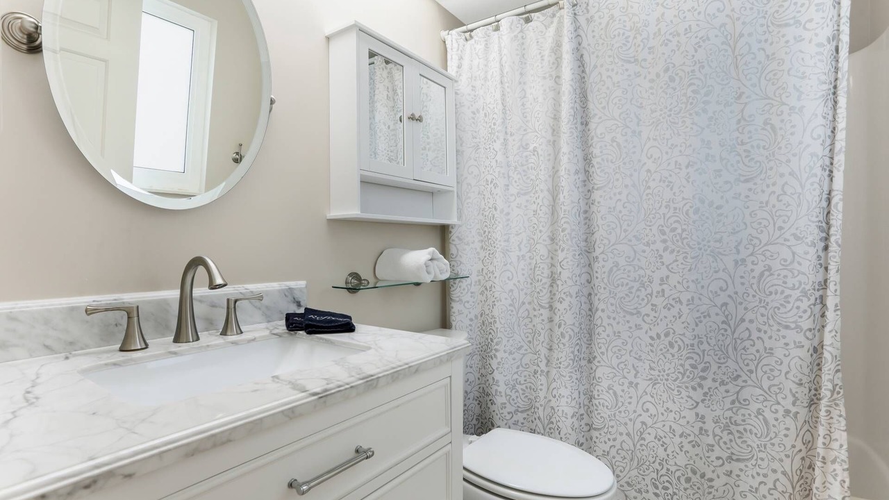 Photo of Bathroom in Park Shore