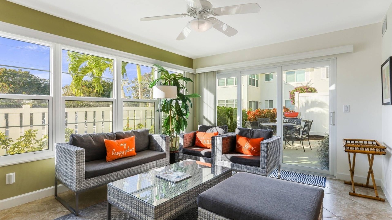 Photo of Livingroom in Park Shore