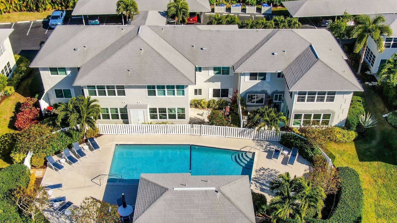 Photo of Outdoor in Park Shore