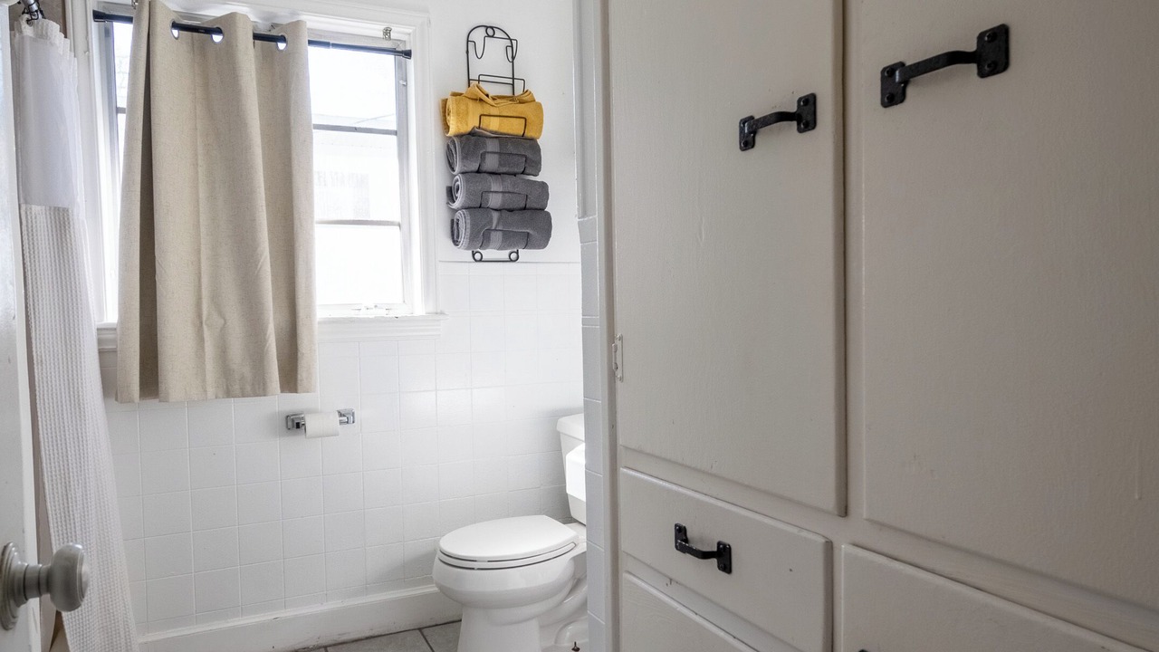 Photo of Bathroom in United Central
