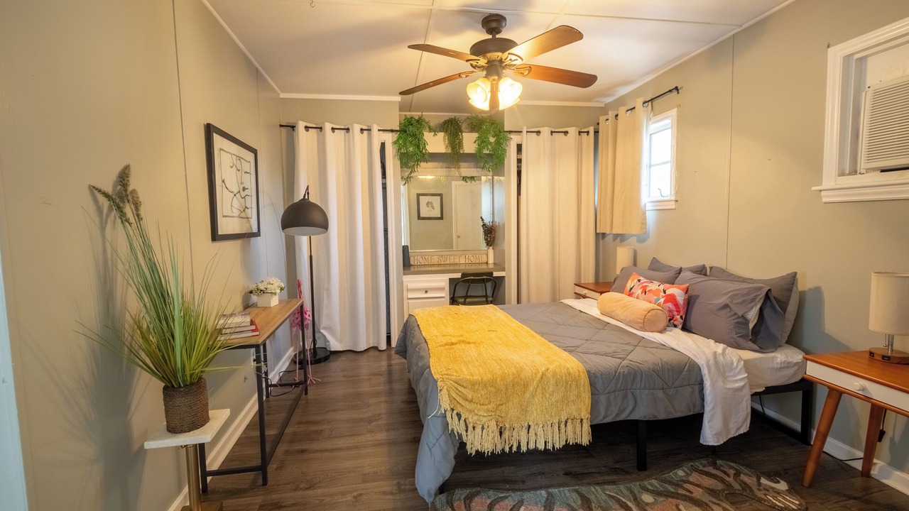 Photo of Bedroom in United Central