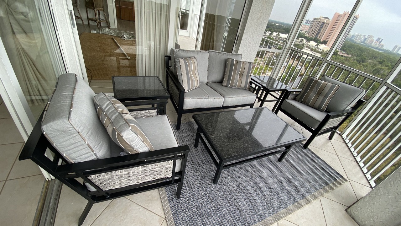 Photo of Livingroom in Pelican Bay