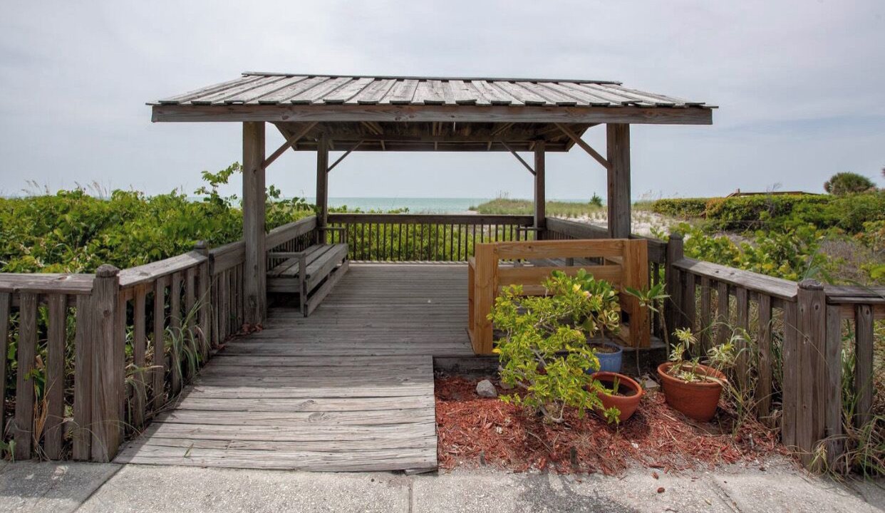 Photo of Patio Balcony in Golden Beach