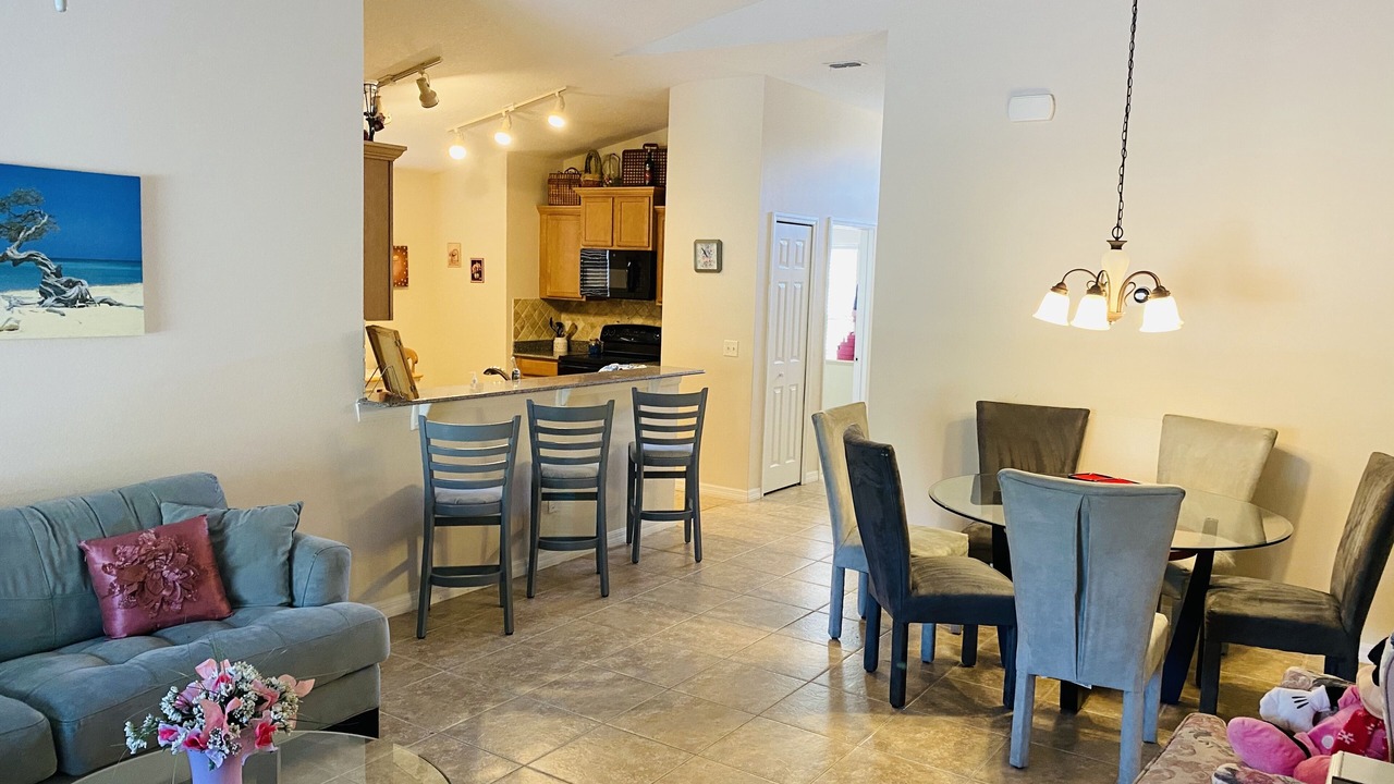 Photo of Livingroom in Sandy Ridge