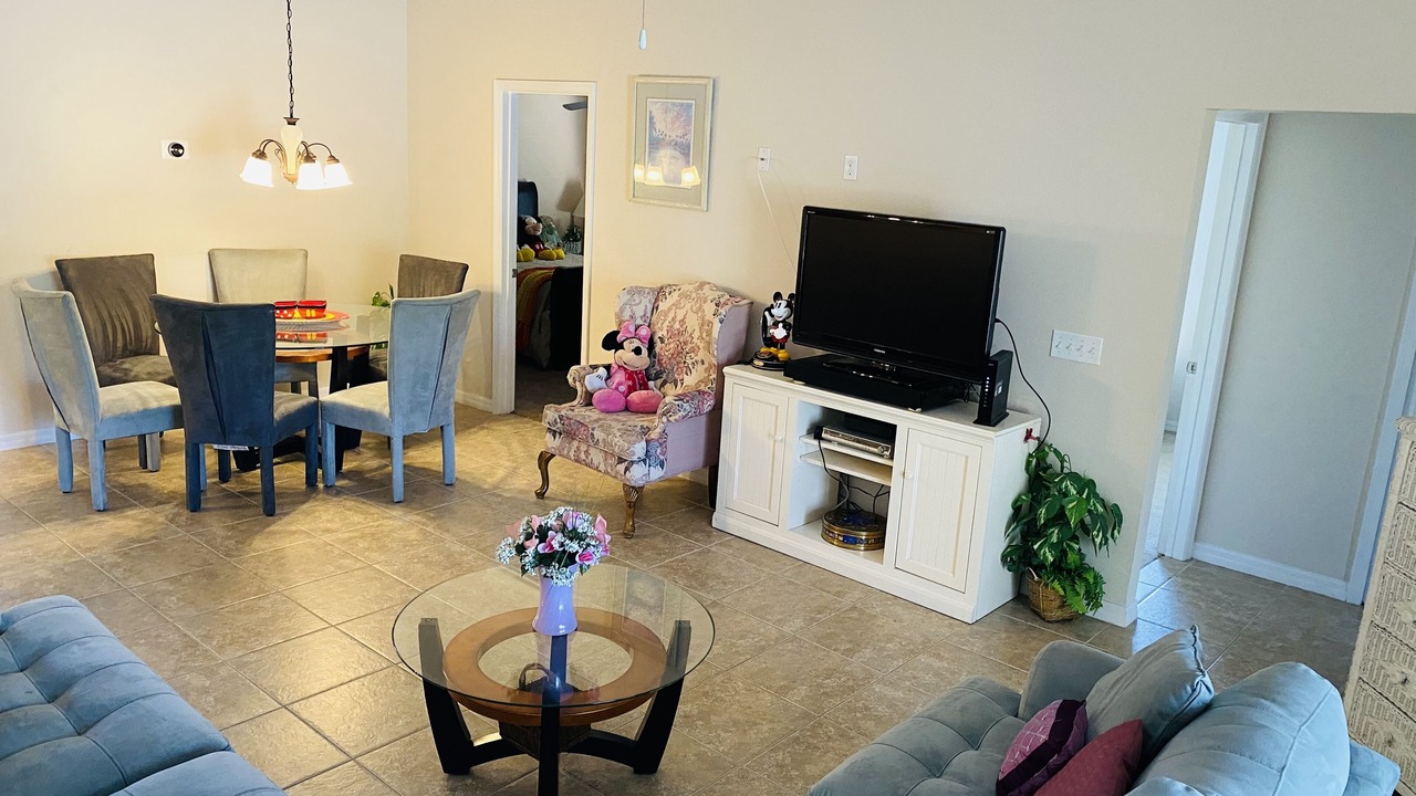 Photo of Livingroom in Sandy Ridge