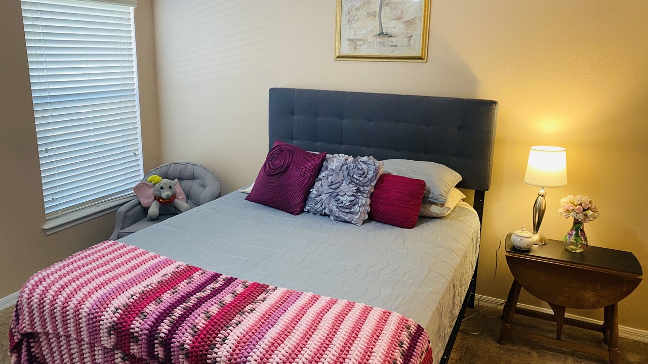 Photo of Bedroom in Sandy Ridge