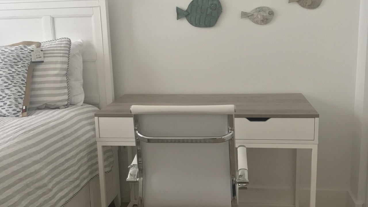 Photo of Bedroom in East Ocean Ave