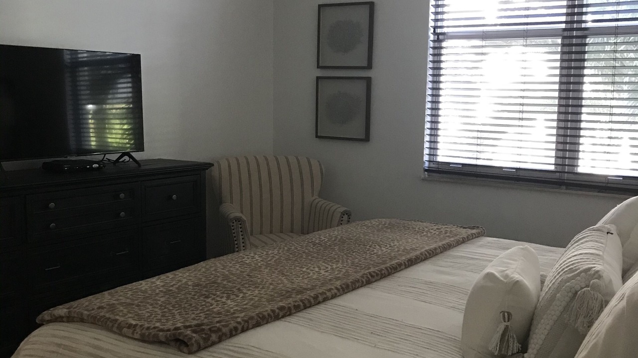 Photo of Bedroom in East Ocean Ave