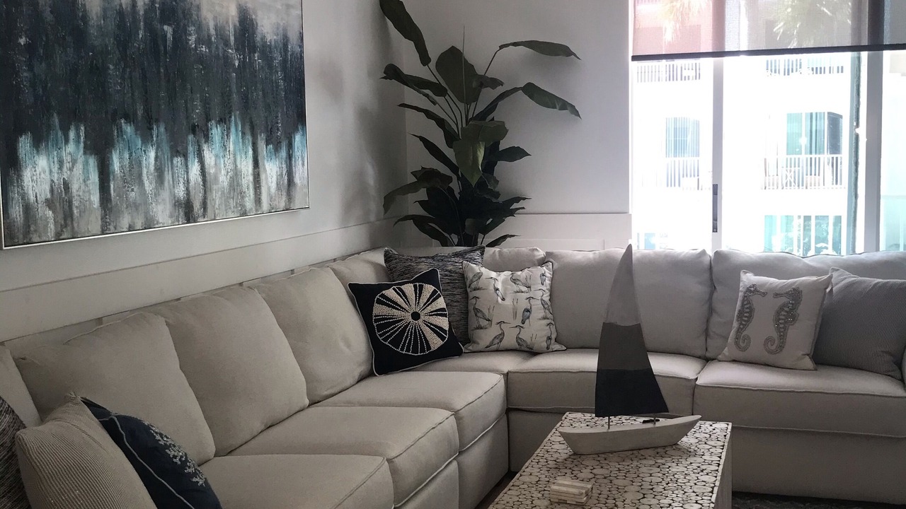 Photo of Livingroom in East Ocean Ave