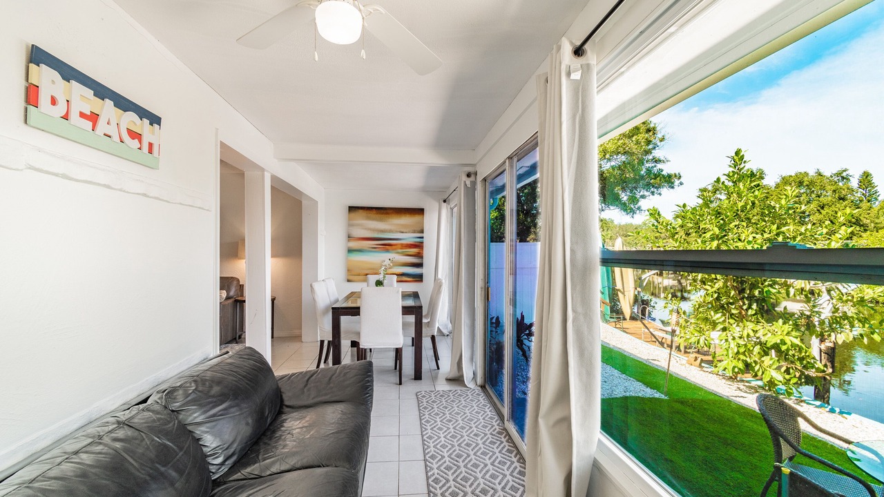 Photo of Livingroom in Ozona