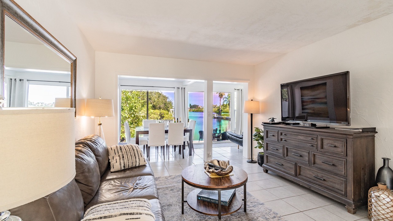 Photo of Livingroom in Ozona